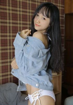 日本边吃奶边摸边做视频免费_超清完整视频观看
